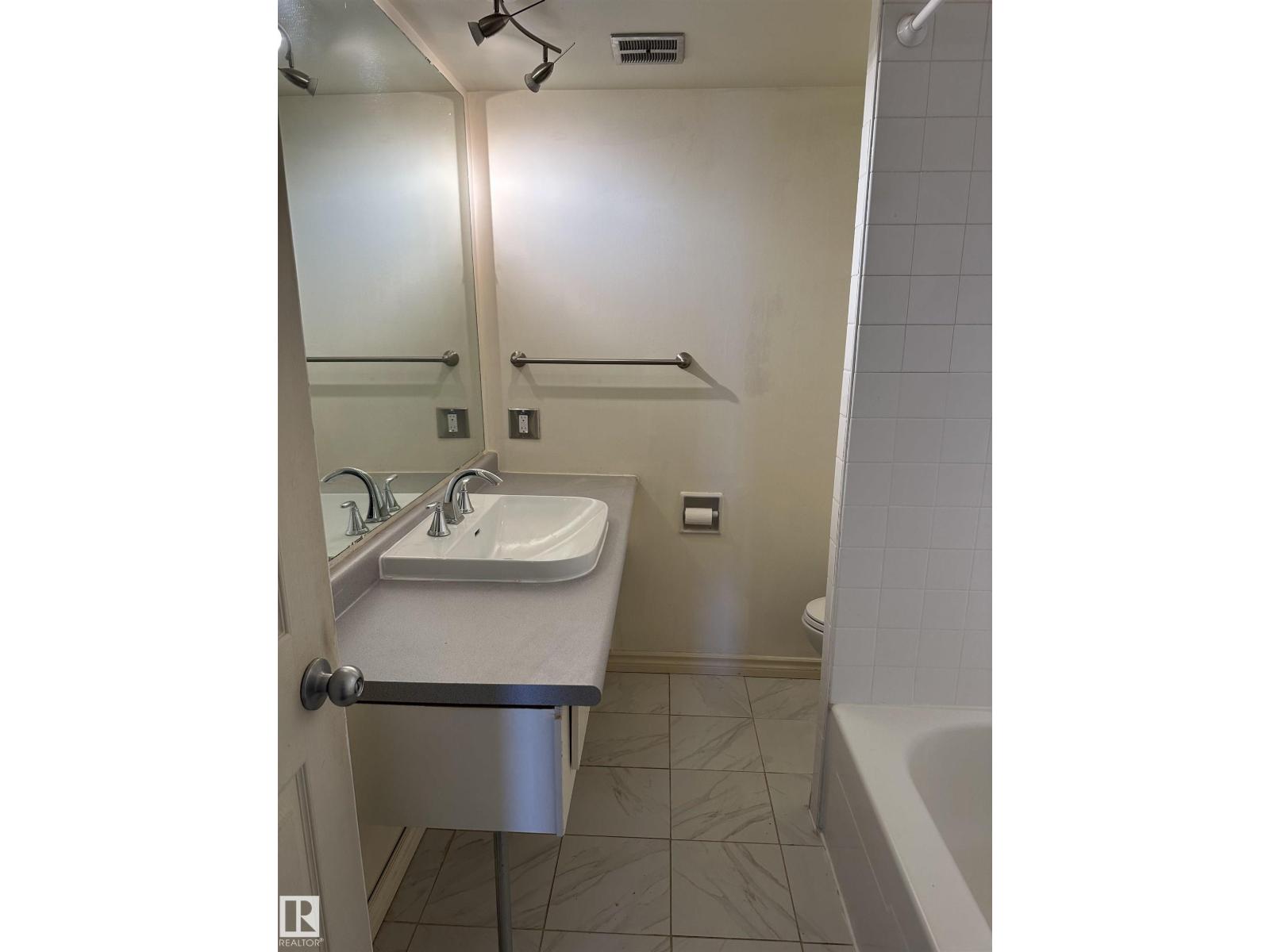 #1601 9909 110 ST NW NW - 26