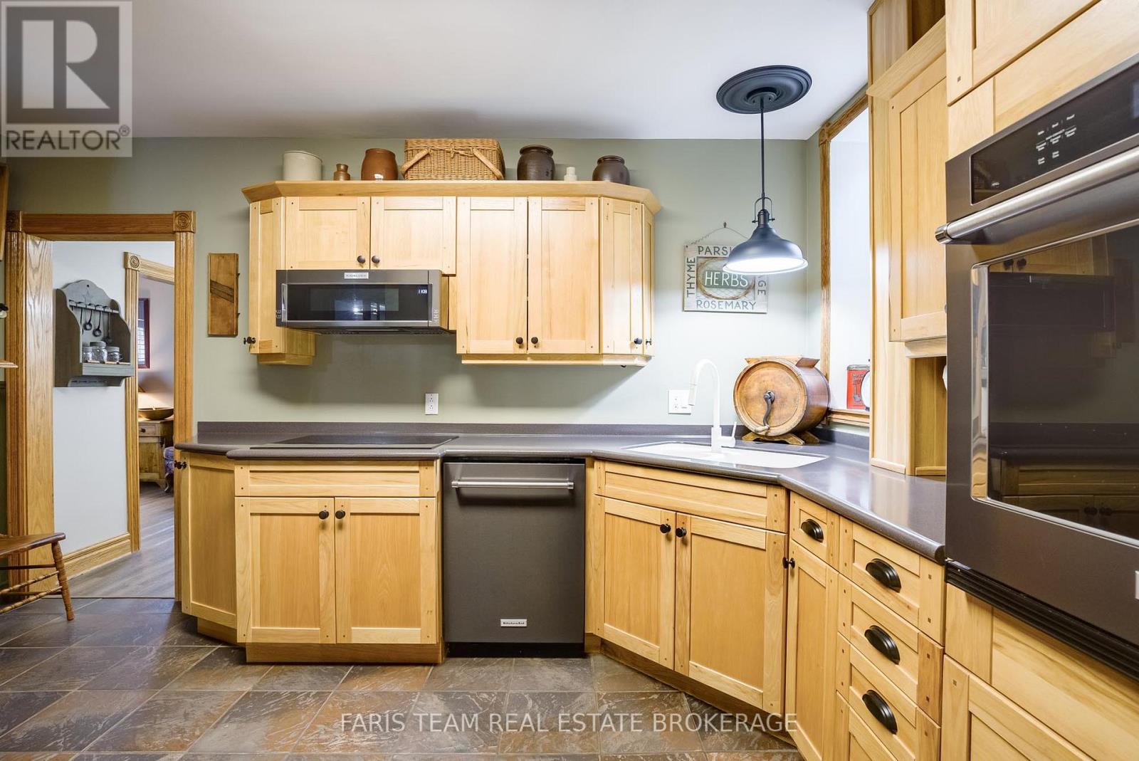 94 AVERY POINT ROAD - 8