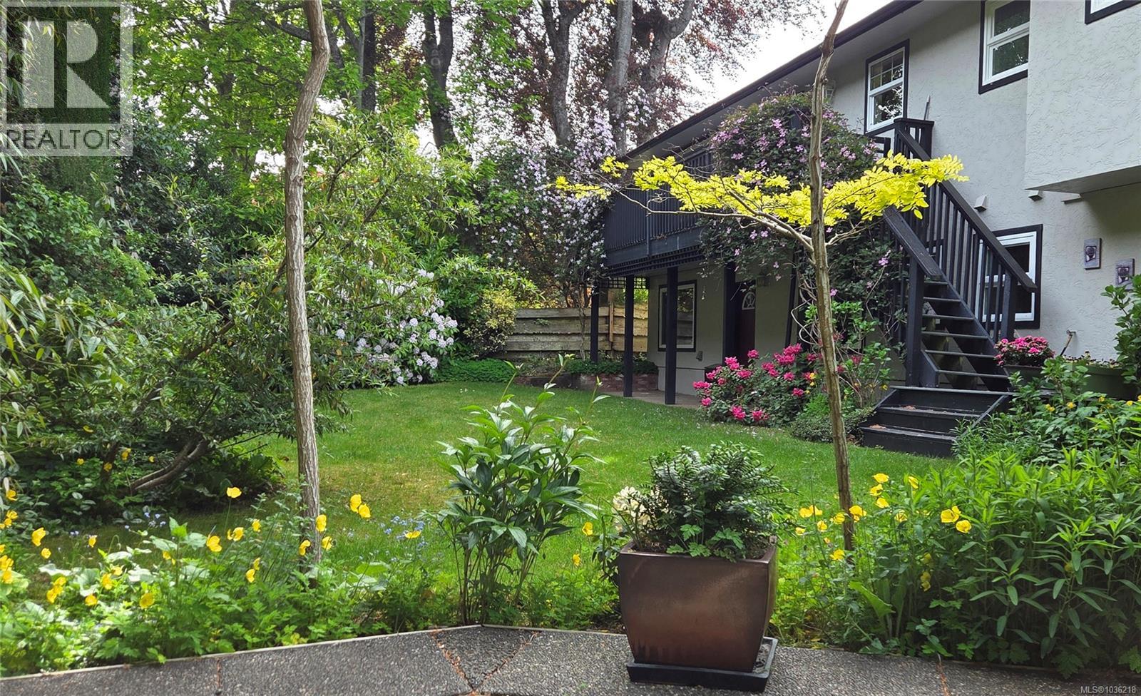 449 Victoria Ave, Oak Bay