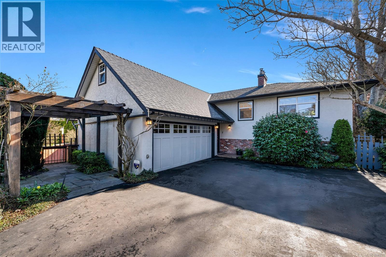 449 Victoria Ave, Oak Bay
