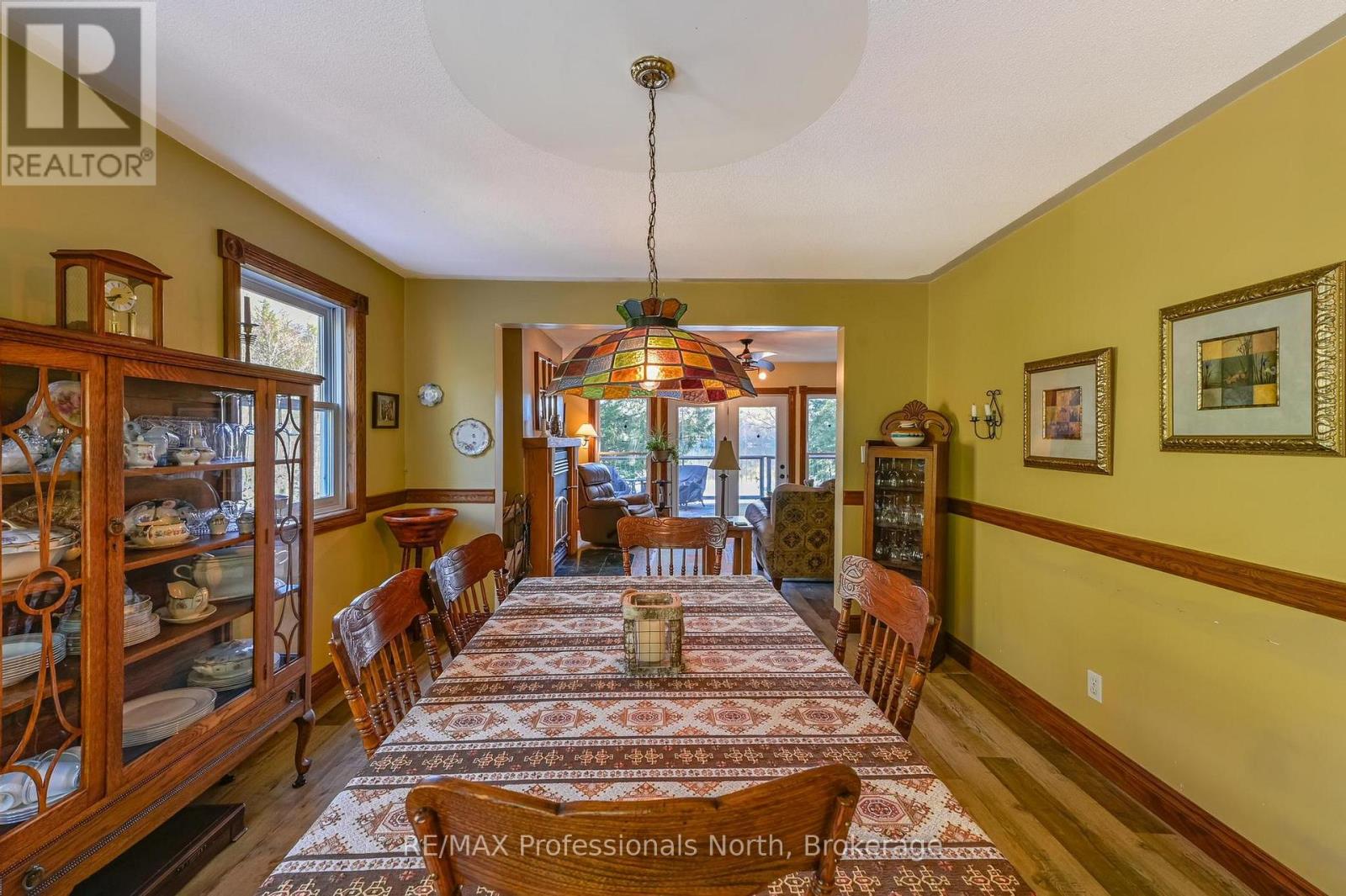 1392 TENNYSON ROAD - 14