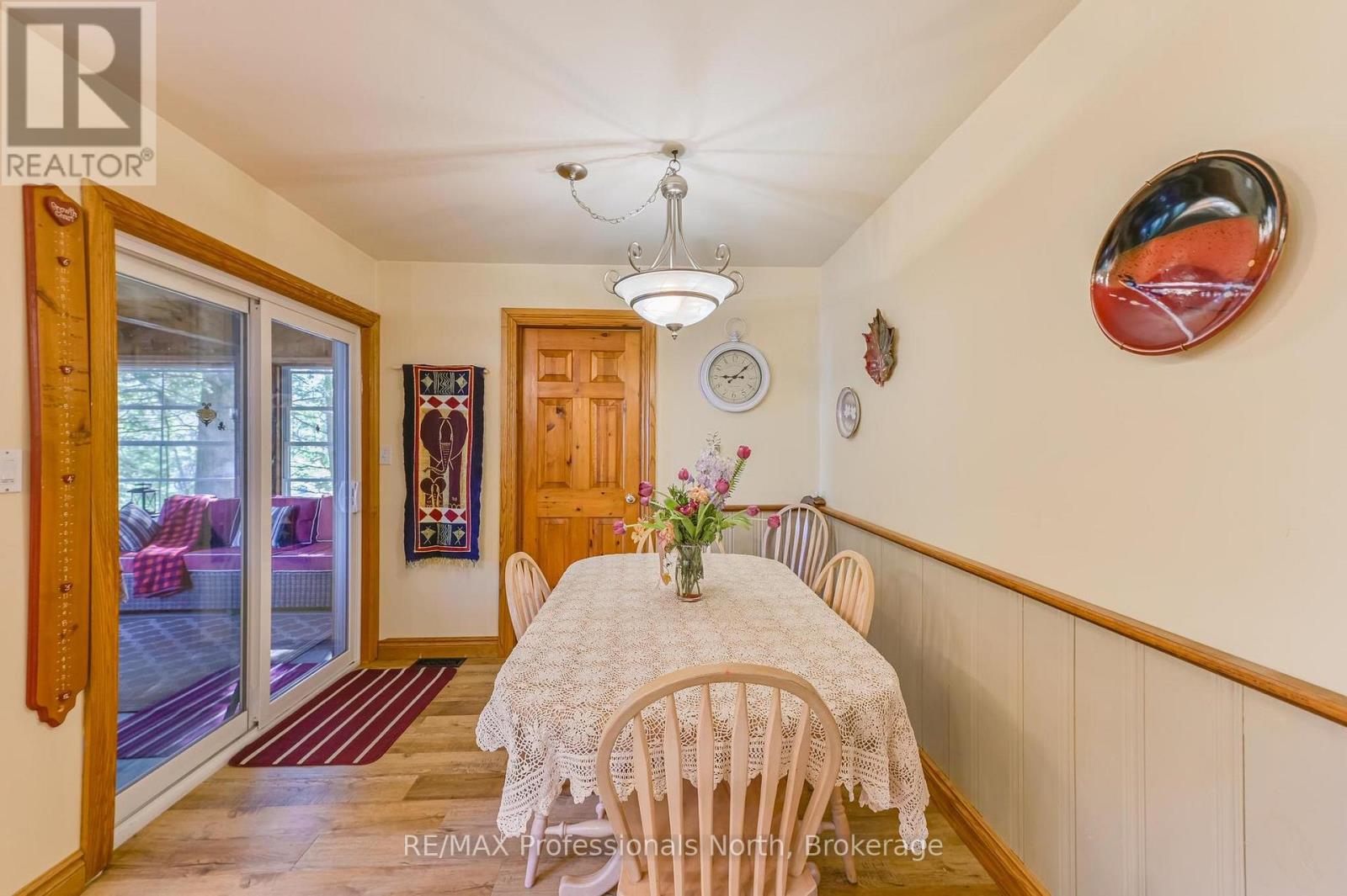 1392 TENNYSON ROAD - 26