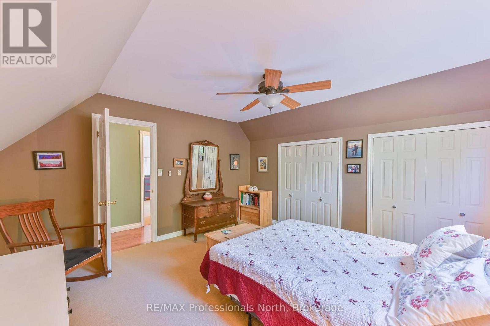 1392 TENNYSON ROAD - 29