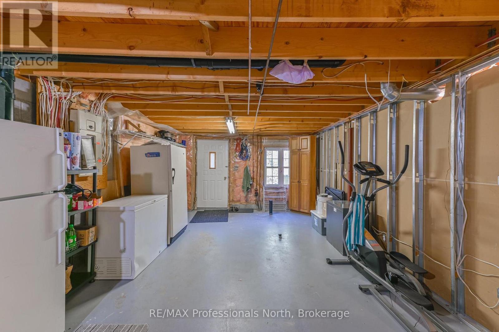 1392 TENNYSON ROAD - 40