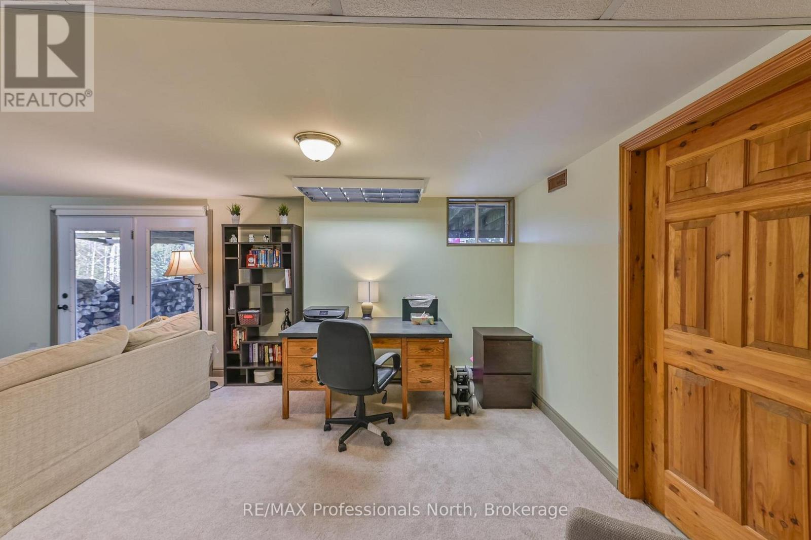 1392 TENNYSON ROAD - 42
