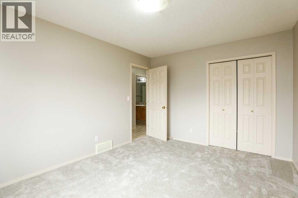 #8 720 Heritage Boulevard W - 12