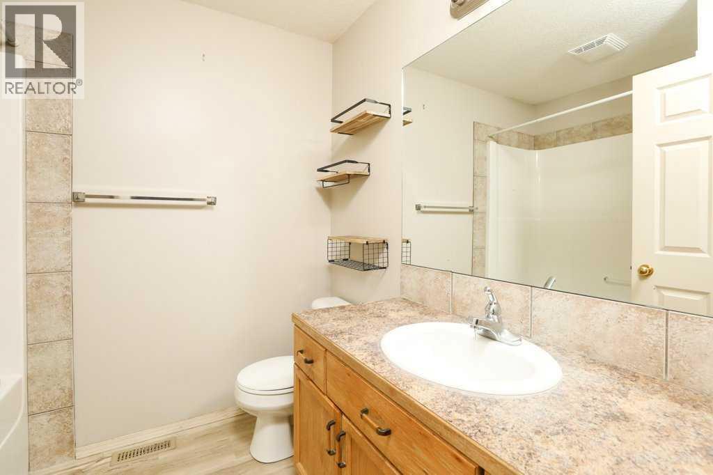 #8 720 Heritage Boulevard W - 13