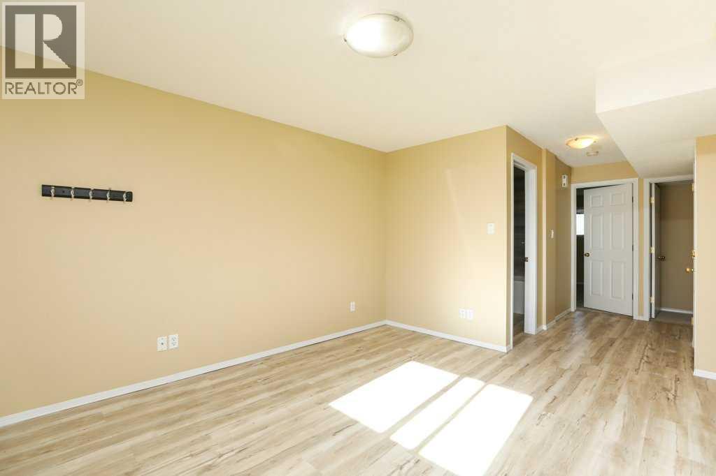 #8 720 Heritage Boulevard W - 23