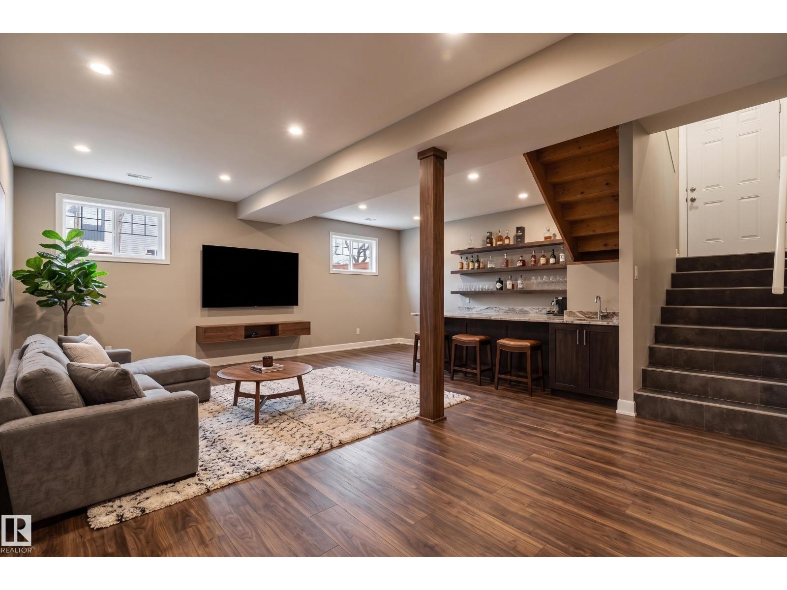 9302 120 AV NW, Edmonton
