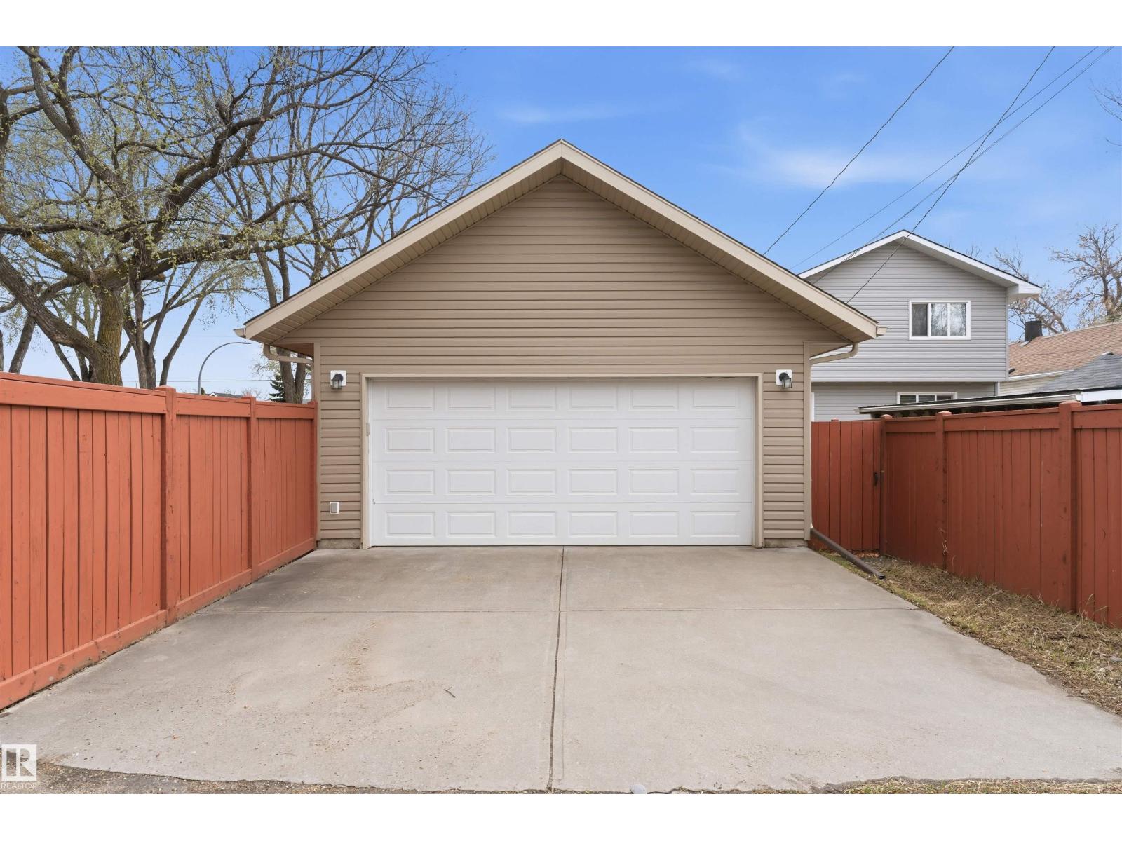 9302 120 AV NW, Edmonton