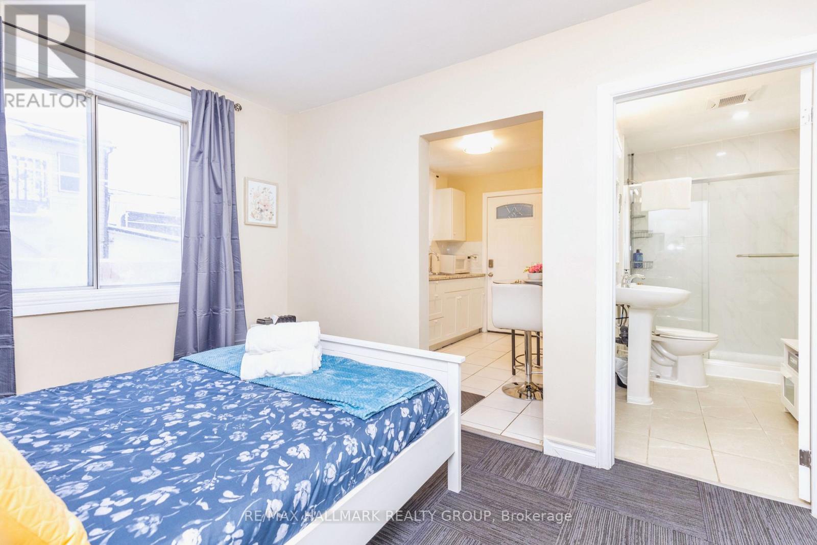 1 Bath House for Rent in Ottawa – 4 – 456 BRONSON AVENUE, Ottawa – MLS# X13138982 - Image 16
