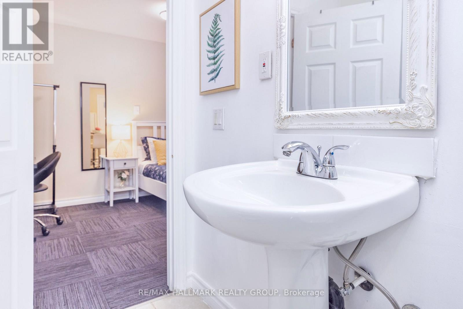 1 Bath House for Rent in Ottawa – 4 – 456 BRONSON AVENUE, Ottawa – MLS# X13138982 - Image 17