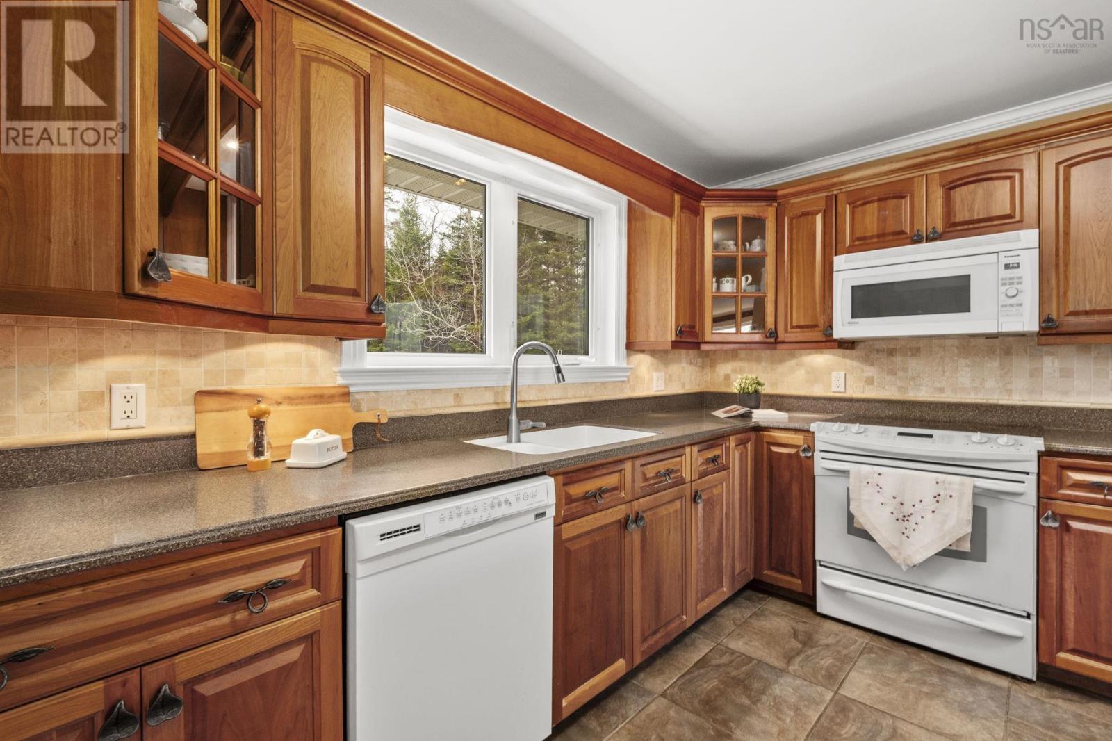 122 Bayview Drive - 16