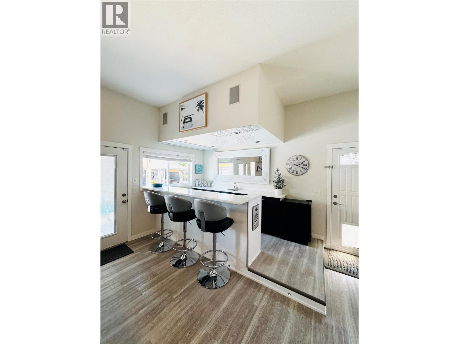 98 Dauphin Avenue, Penticton