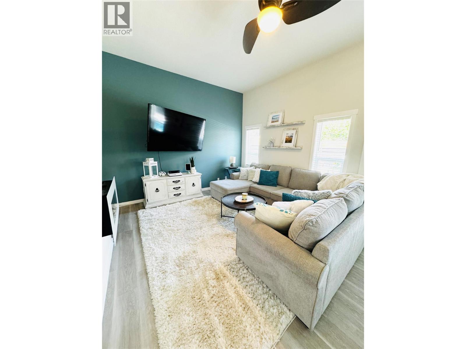 98 Dauphin Avenue, Penticton