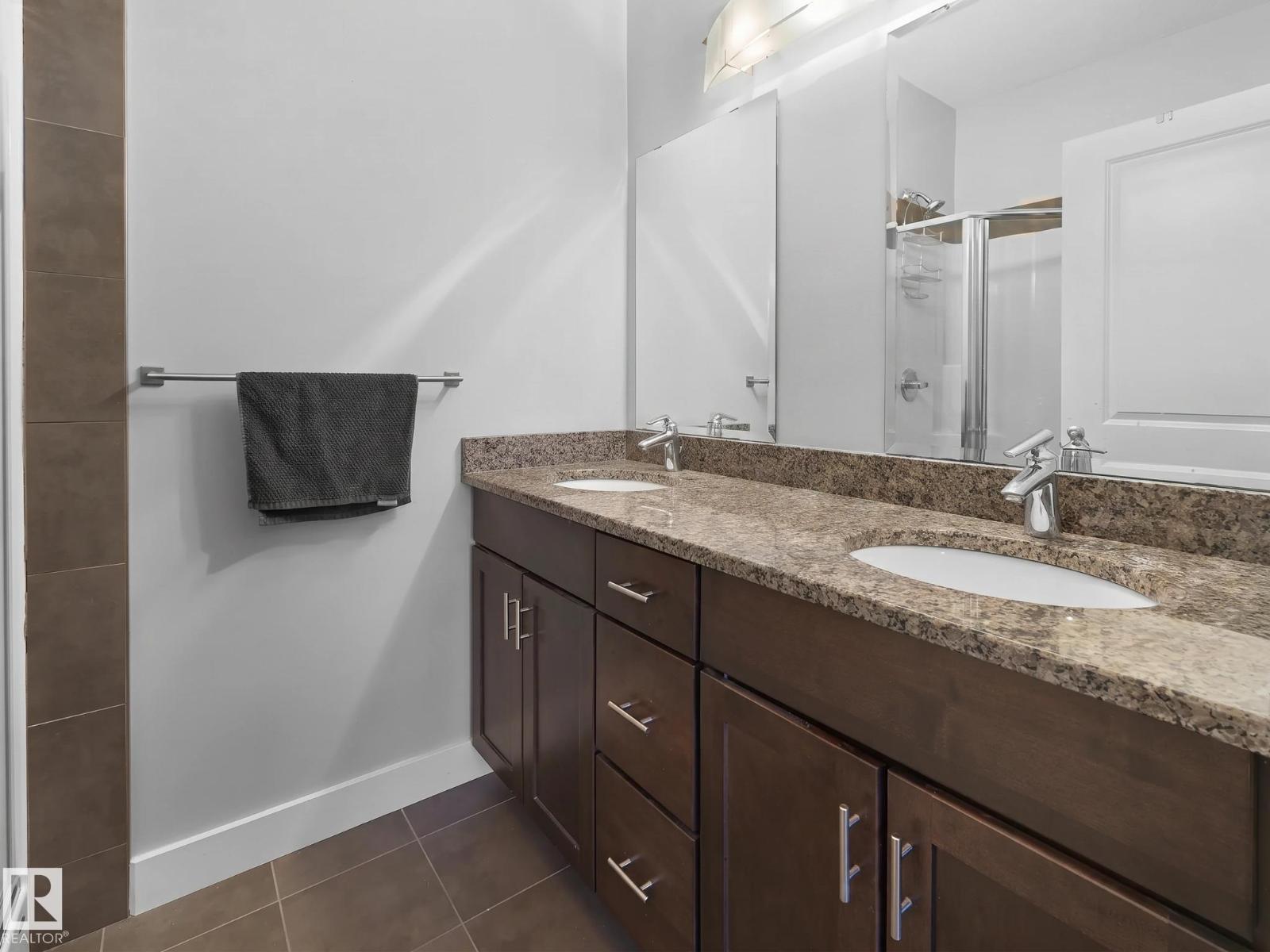 #13 11518 76 AV NW - 15