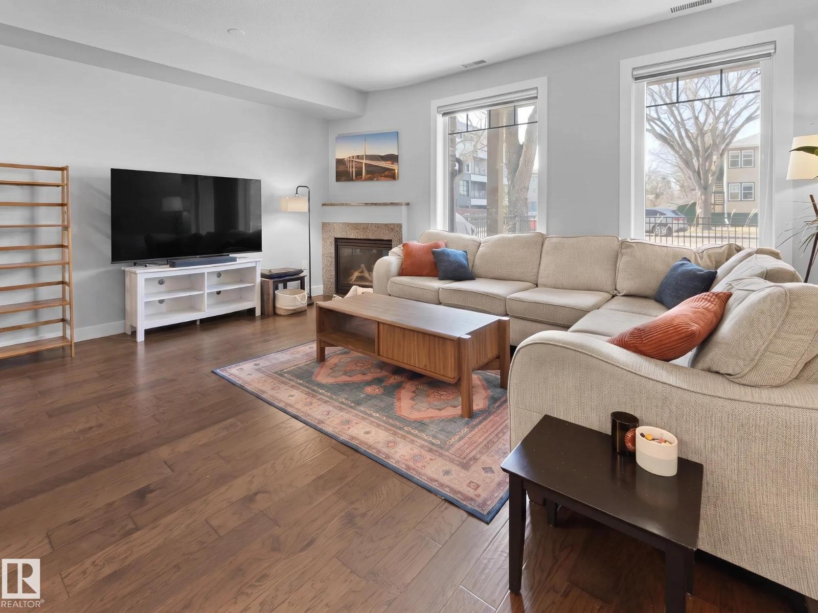 #13 11518 76 AV NW - 6