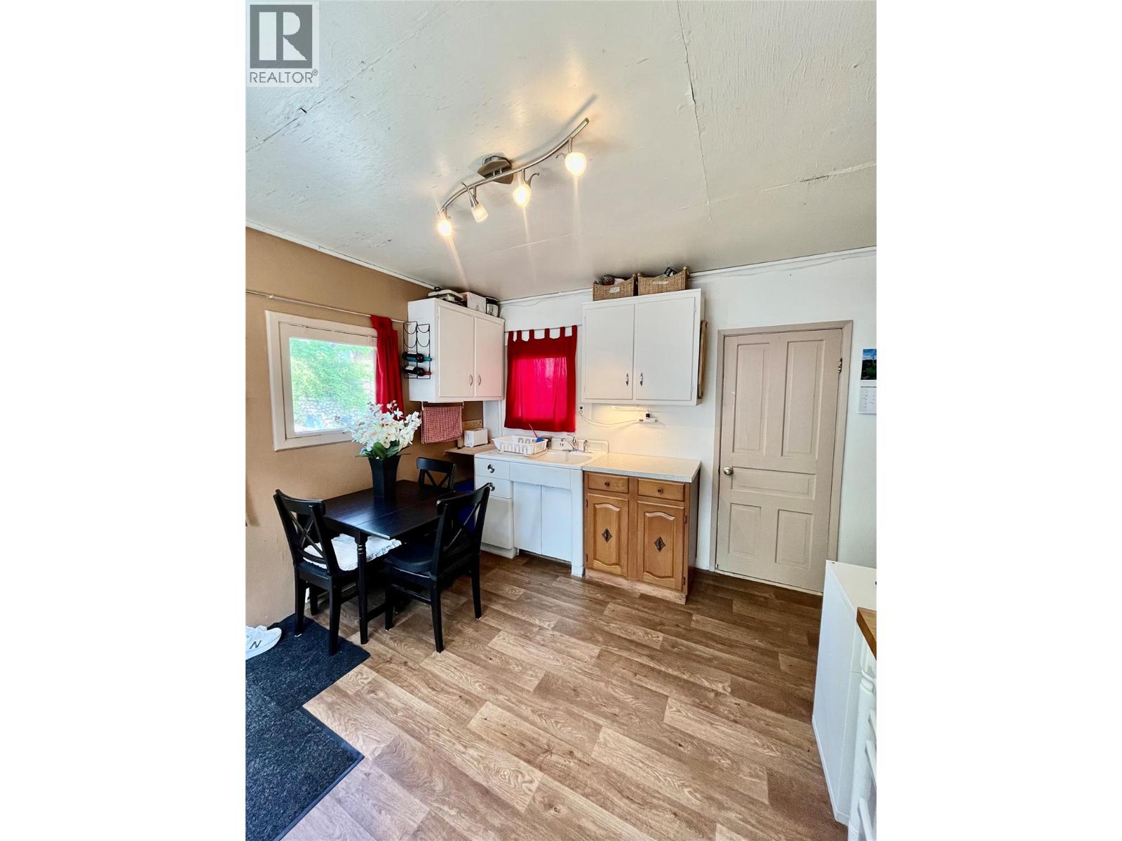 305 8th Avenue NW - 11