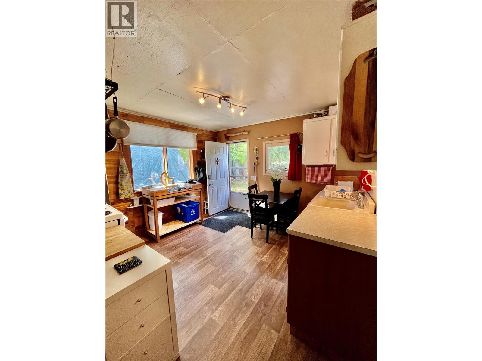 305 8th Avenue NW - 10