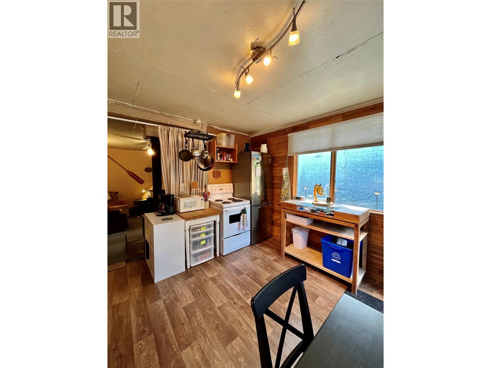305 8th Avenue NW - 9