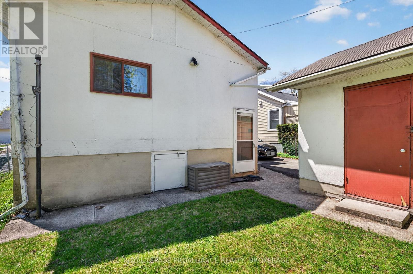 7 DUNKIRK AVENUE - 27