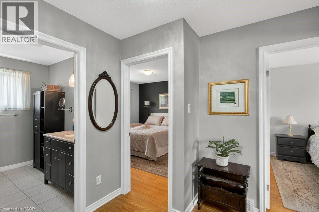 4 CAMELOT Drive - 21