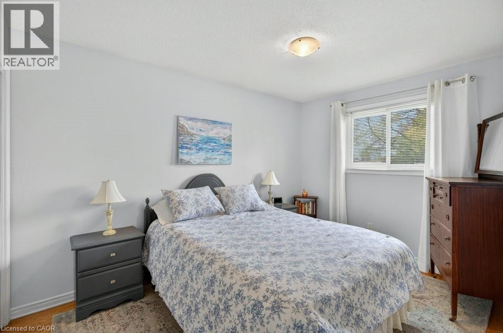 4 CAMELOT Drive - 24