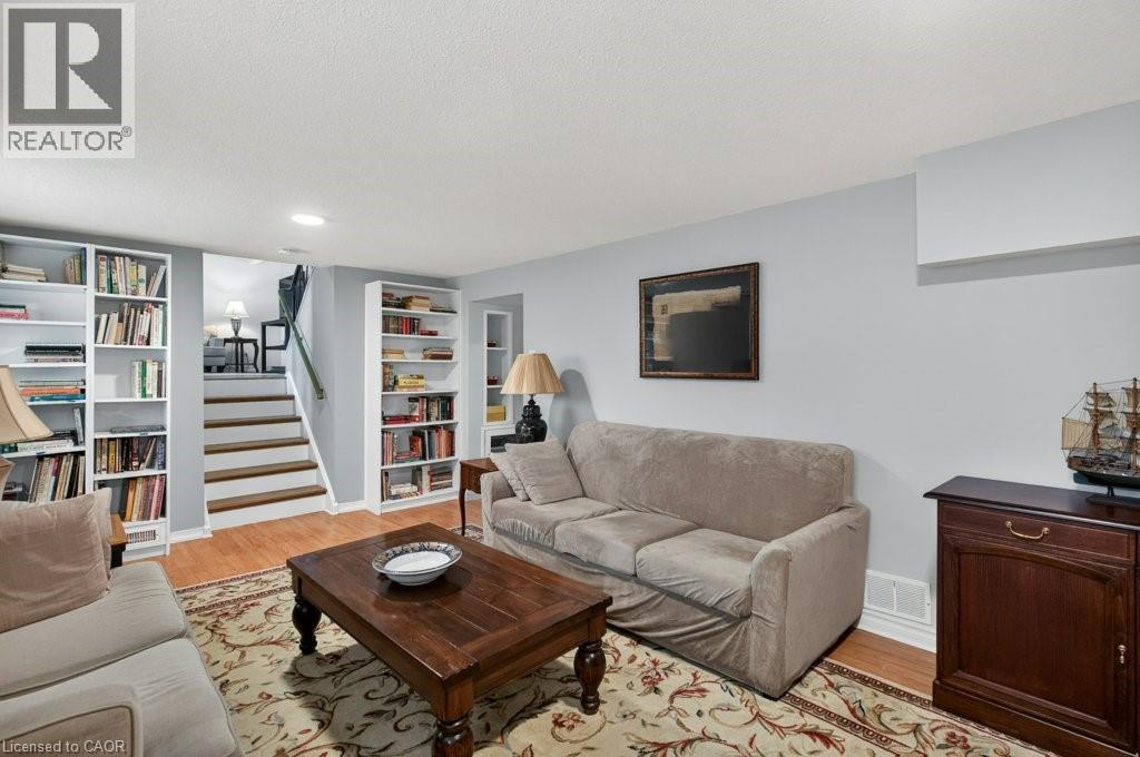 4 CAMELOT Drive - 32