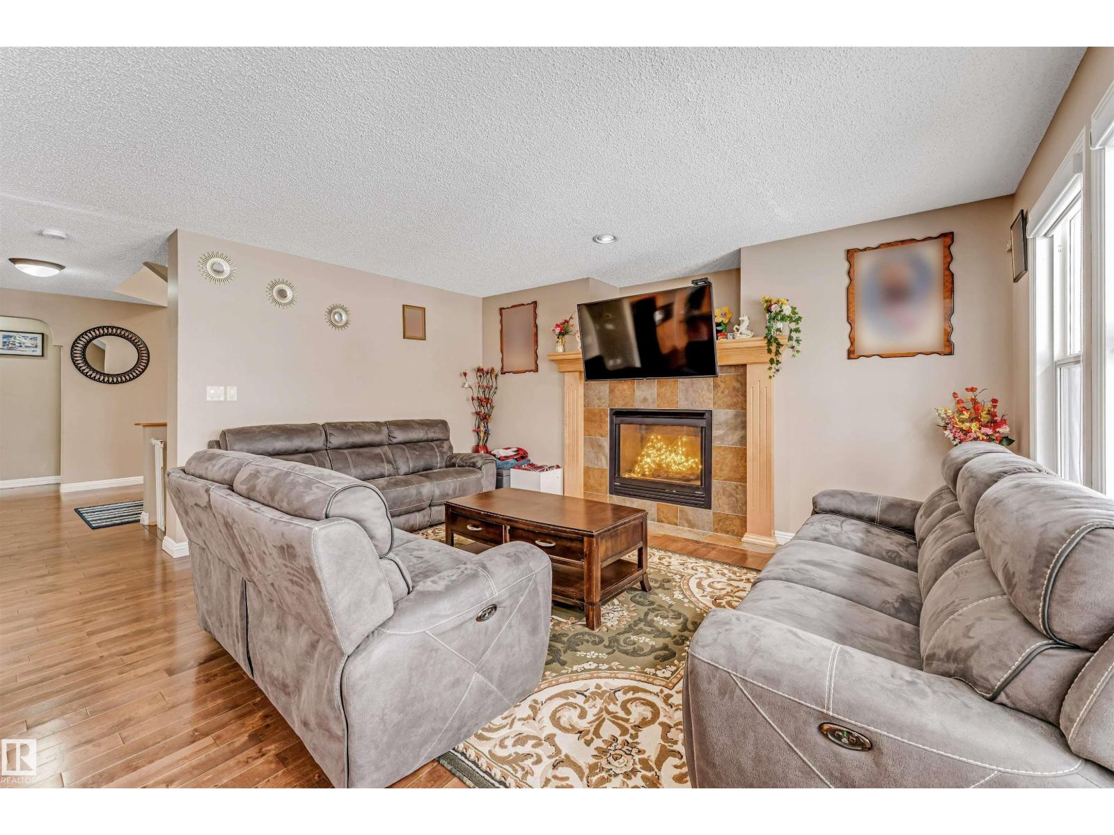 3236 26 AV NW - 25