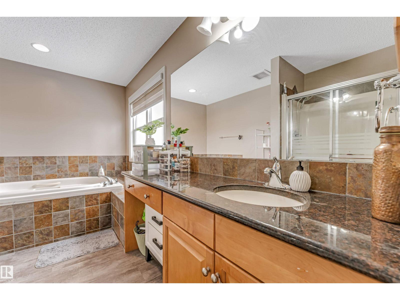 3236 26 AV NW - 41