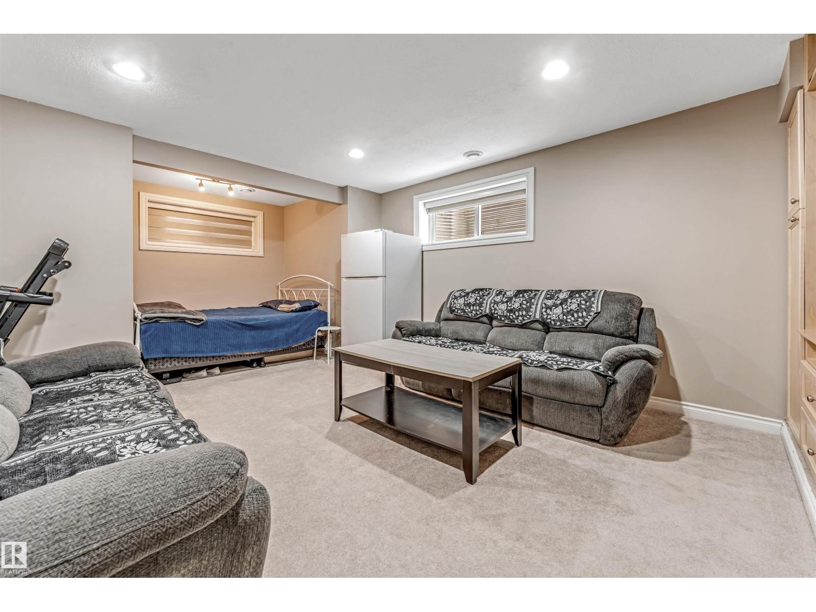3236 26 AV NW - 46