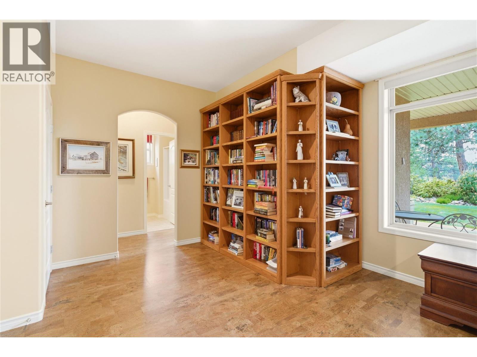 #20 2213 Waddington Court - 29