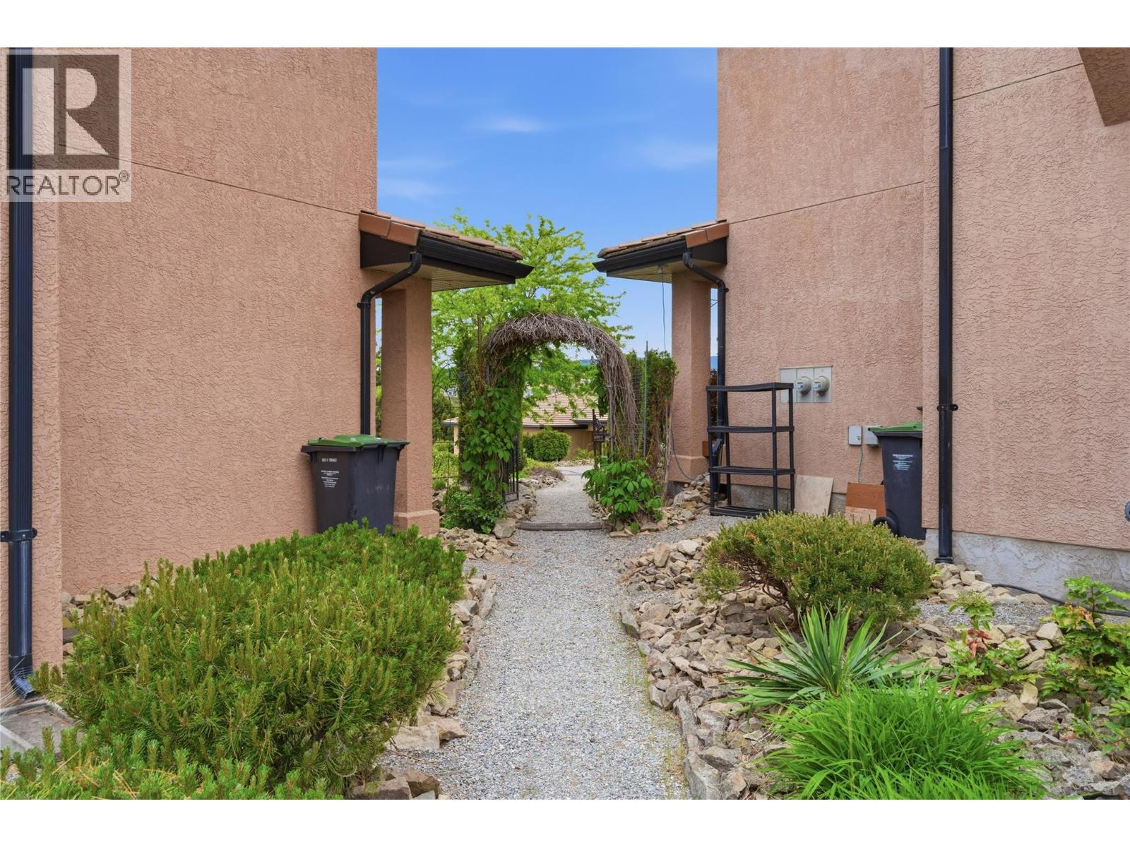 #20 2213 Waddington Court - 49