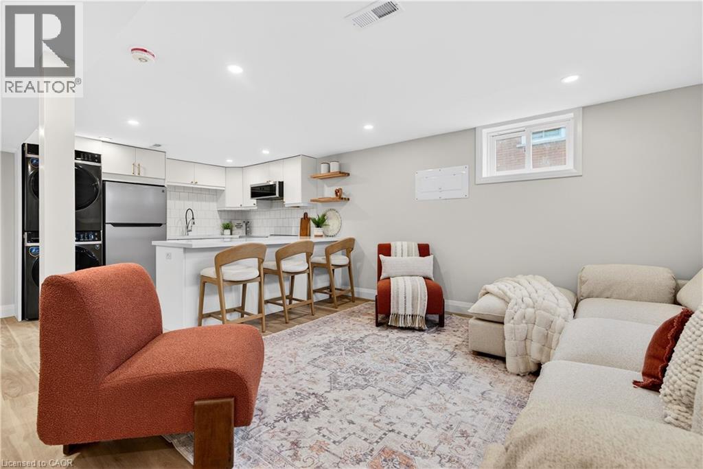 330 EAST 15TH Street Unit# Lower, Hamilton, Ontario, L9A4G5 — Photo 9