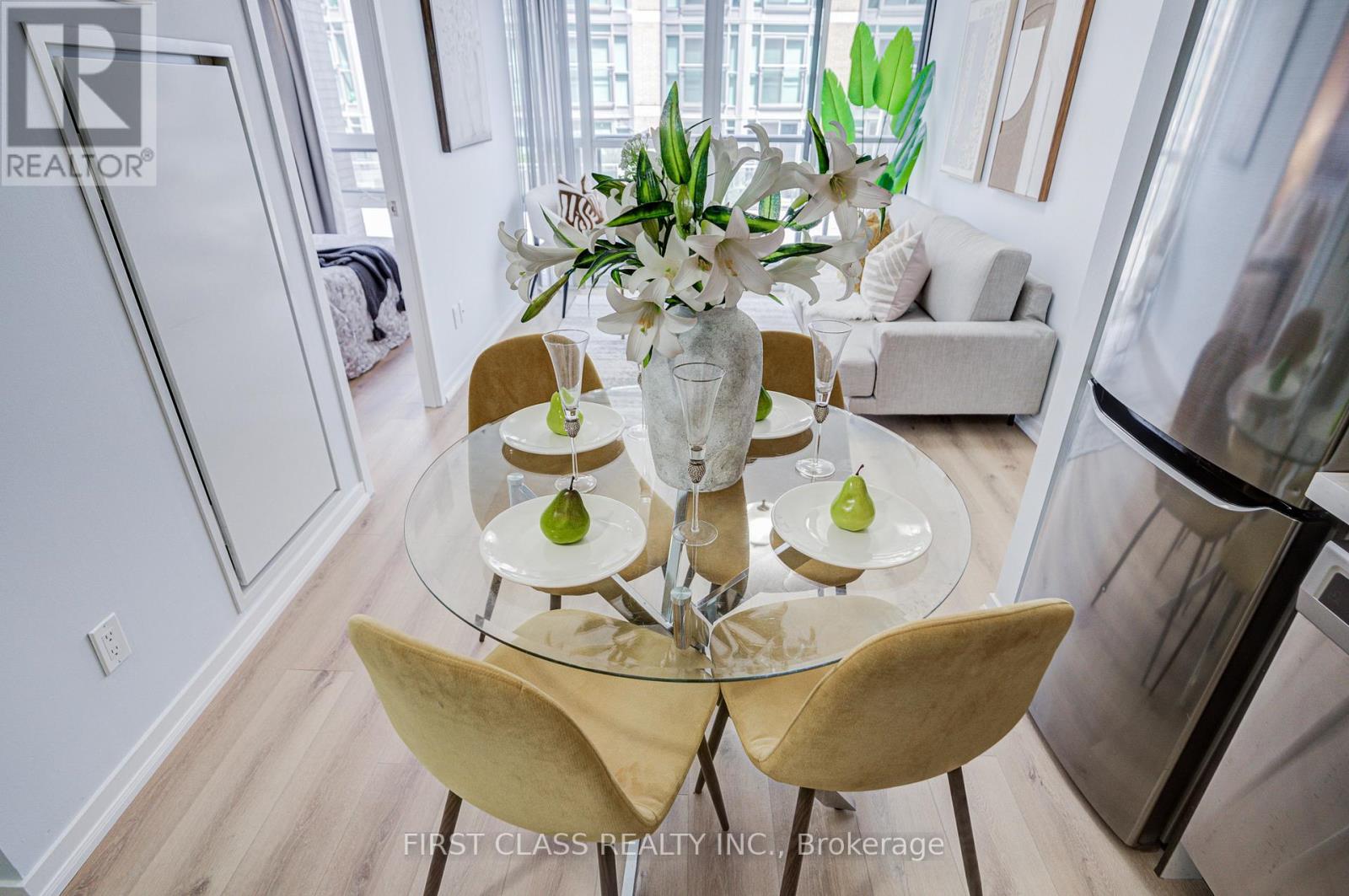 #527 68 ABELL STREET - 4