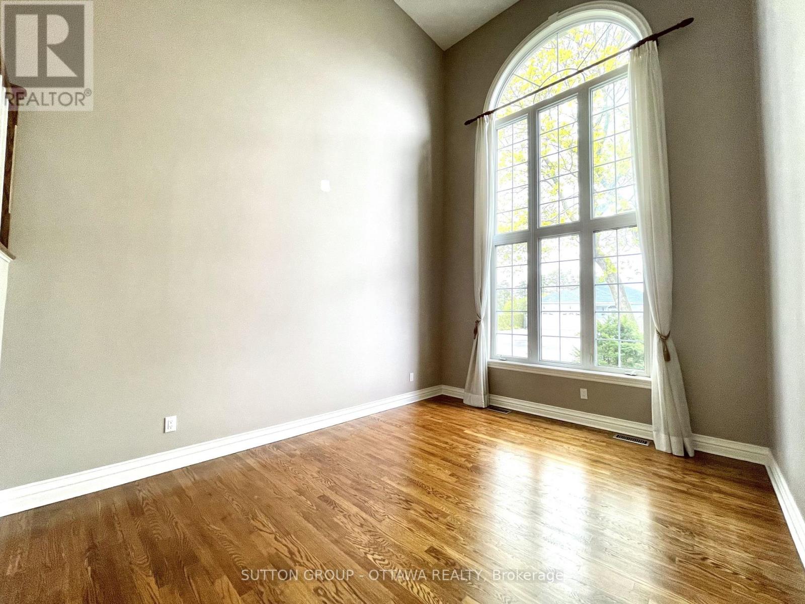 1520 ARNHEM STREET - 10