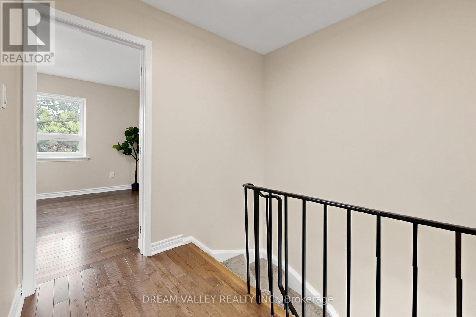 #62 2075 WARDEN AVENUE - 13