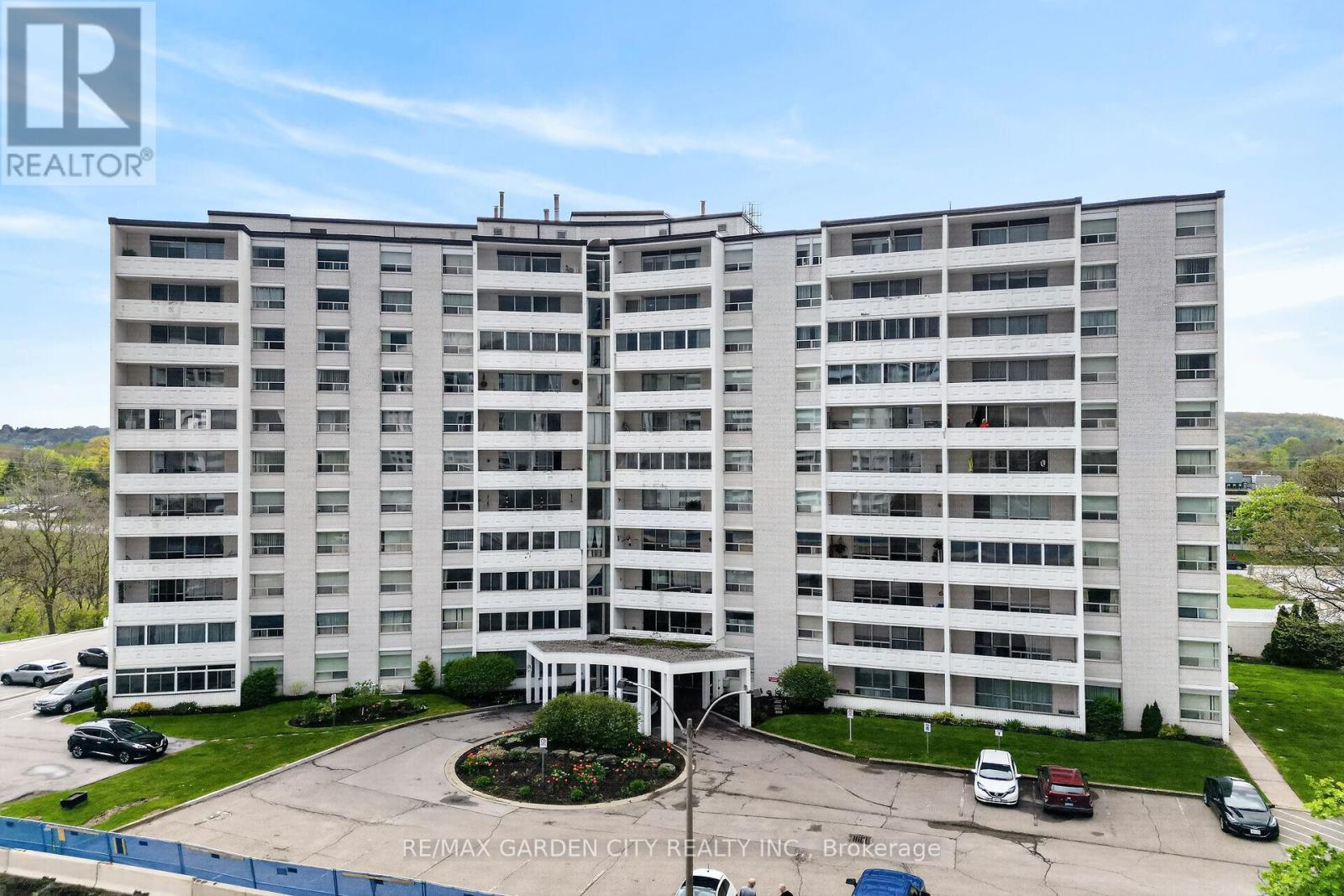 #106 35 TOWERING HEIGHTS BOULEVARD - 2