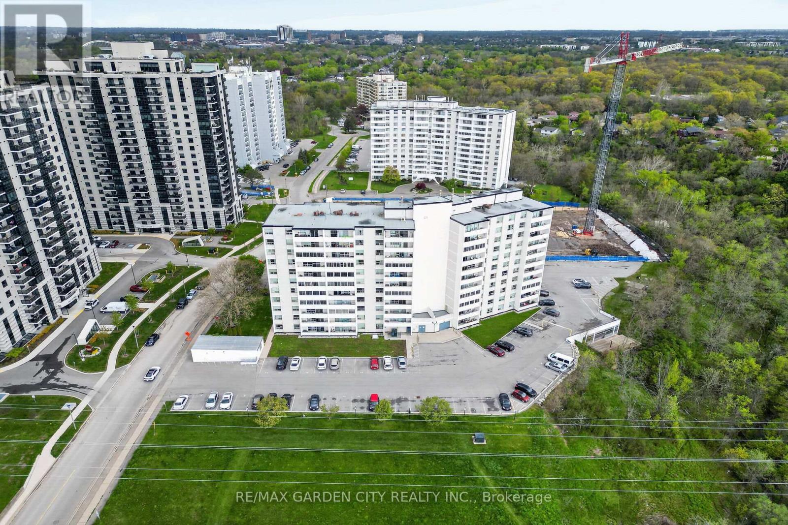 #106 35 TOWERING HEIGHTS BOULEVARD - 24