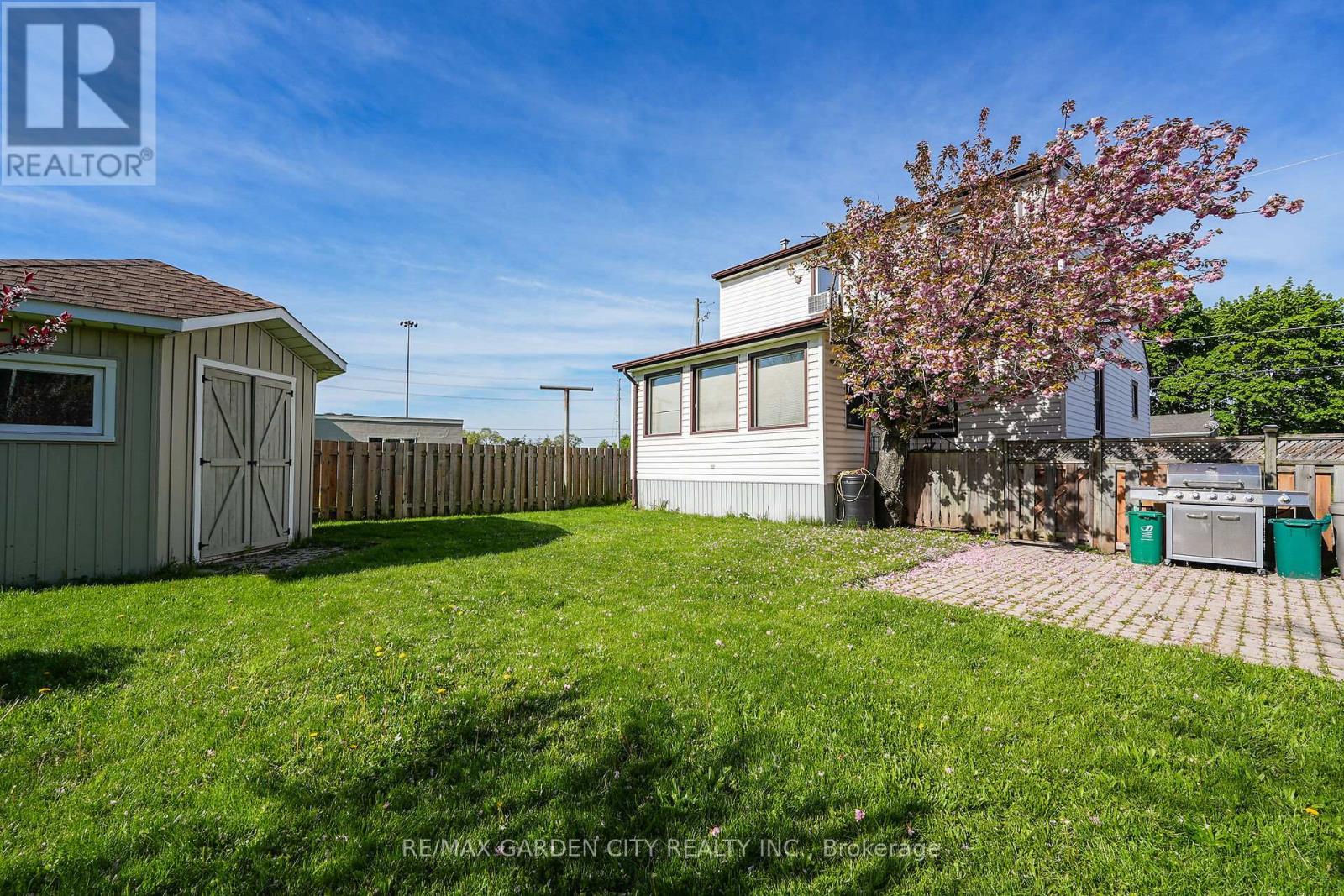 4 PEACHDALE AVENUE - 24