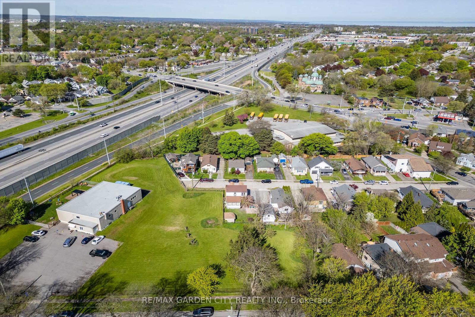 4 PEACHDALE AVENUE - 37