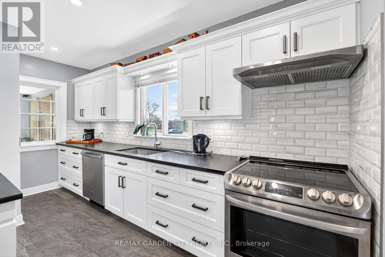 4 PEACHDALE AVENUE - 8