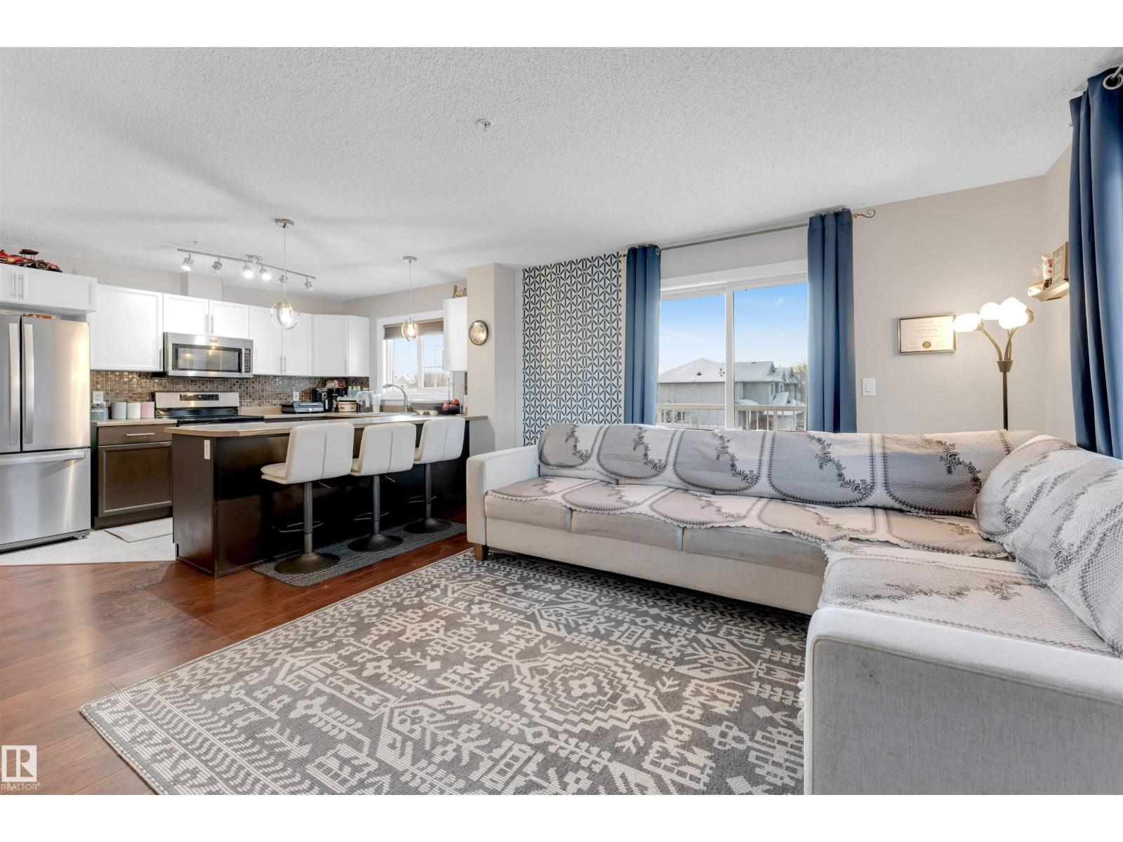 #201 4403 23 ST NW - 4