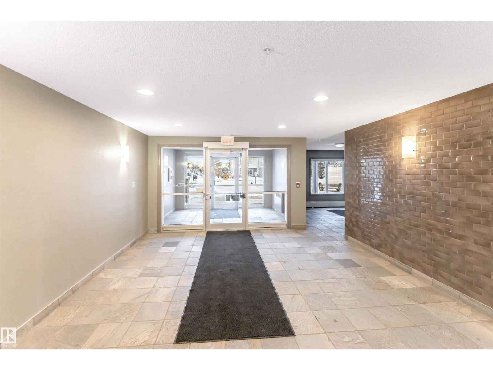 #201 4403 23 ST NW - 39
