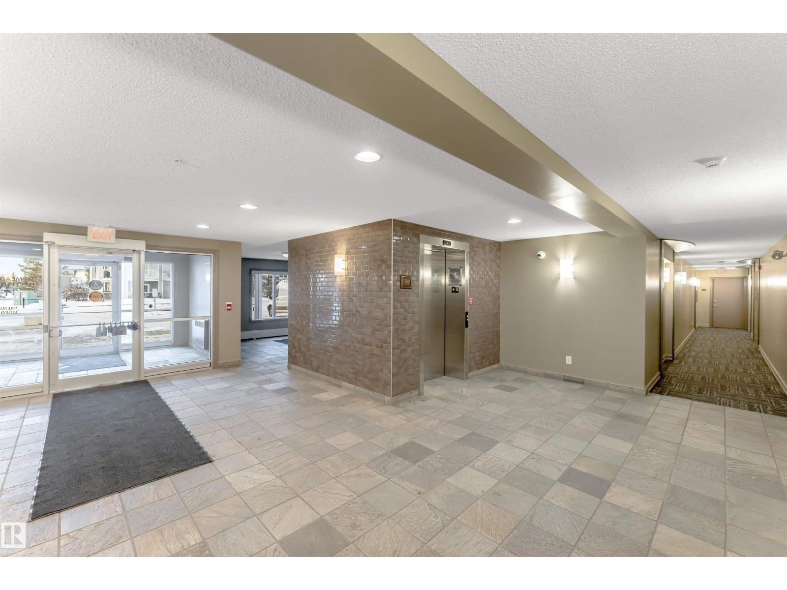 #201 4403 23 ST NW - 38