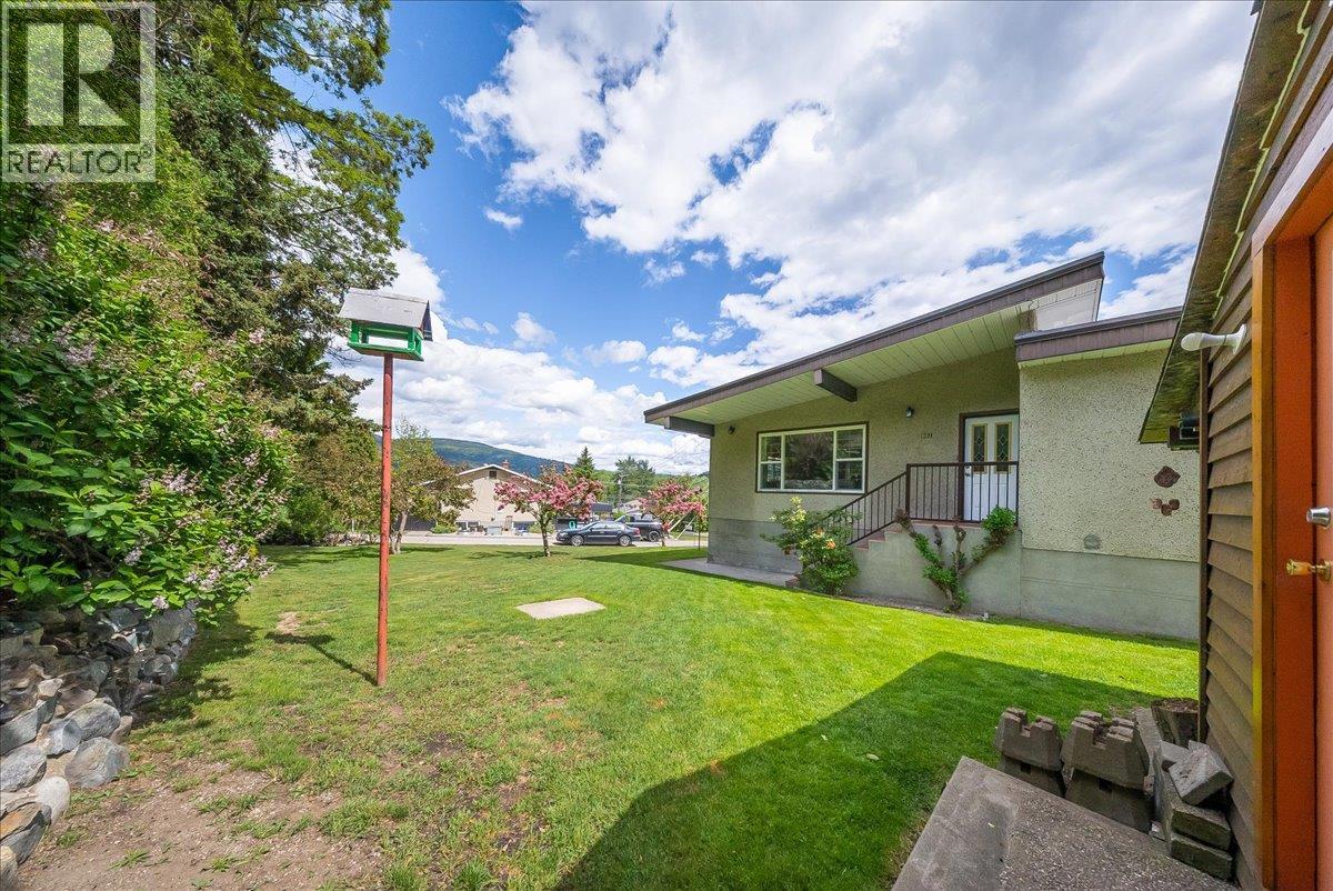 602 Schofield Highway - 40