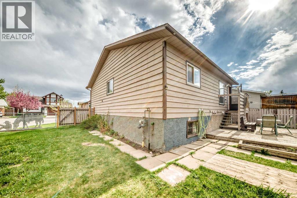43 Mckenna Way SE - 43