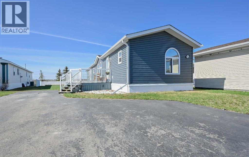 547 Stewart Street - Image 2