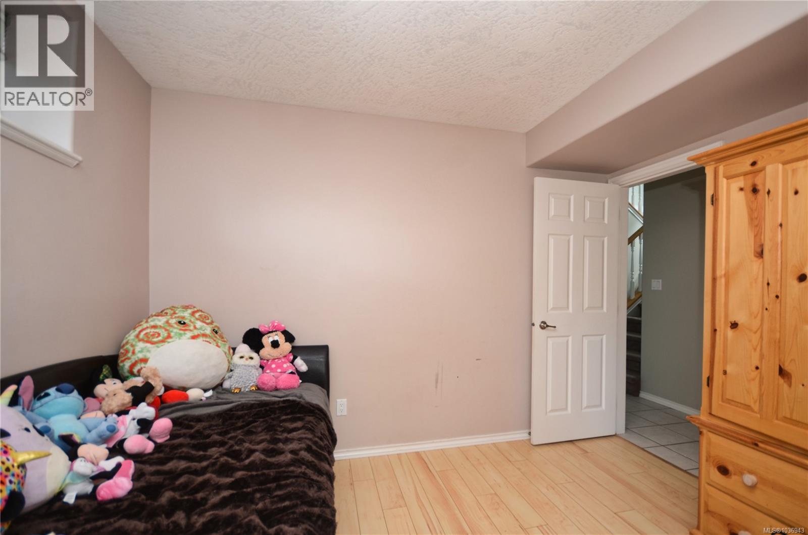 #B 1143 Greenwood Ave - 29