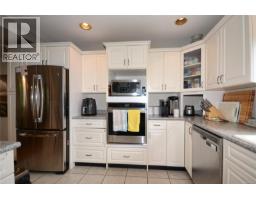 B 1143 Greenwood Ave, Esquimalt, BC V9A5K7 Photo 17